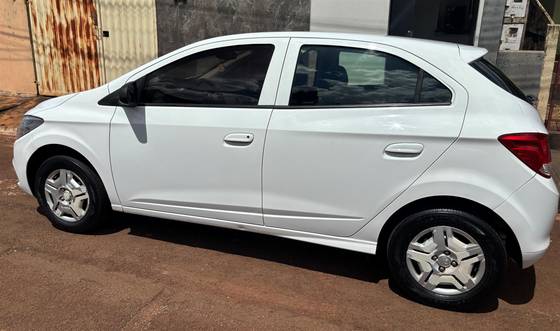 CHEVROLET ONIX 1.0 MPFI LS 8V FLEX 4P MANUAL CHEVROLET ONIX 1.0 MPFI LS 8V FLEX 4P MANUAL